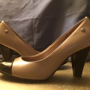 Life Stride tan and black heels with Memory Foam